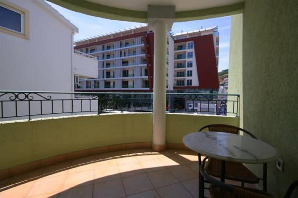 Apartments Pier Budva Bagian luar foto